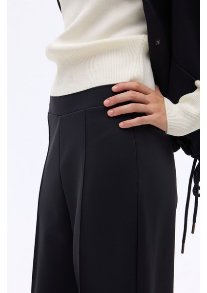 Dikiş Detaylı Yumuşak Dokulu Bol Paça Pantolon Siyah