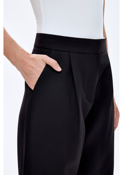 Bol Paça Kumaş Pantolon Siyah indirimleri
