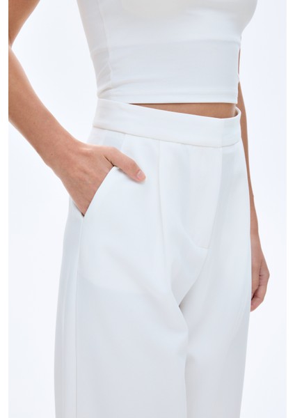 Bol Paça Kumaş Pantolon Ekru fırsatları