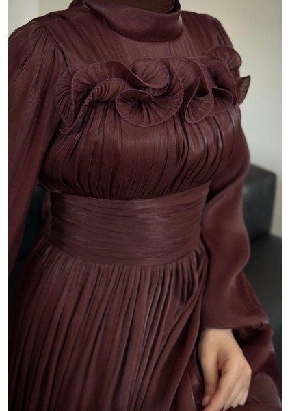 Maryam Altı ve Göğüs Kısmı Fırfırlı Janjan Abiye Çikolata Kahve fırsatları