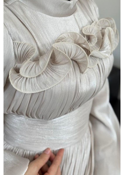 Maryam Altı ve Göğüs Kısmı Fırfırlı Janjan Abiye Taş fırsatları