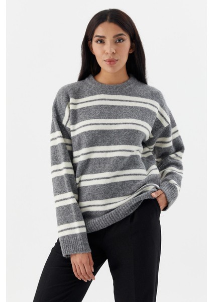 Çizgili Triko Kazak Grı