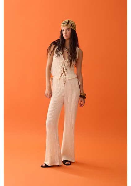 Yanları Boncuk Bağlamalı Gofre Pantolon Taş