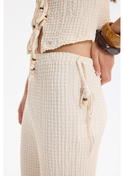 Yanları Boncuk Bağlamalı Gofre Pantolon Taş