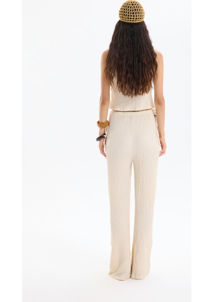 Yanları Boncuk Bağlamalı Gofre Pantolon Taş