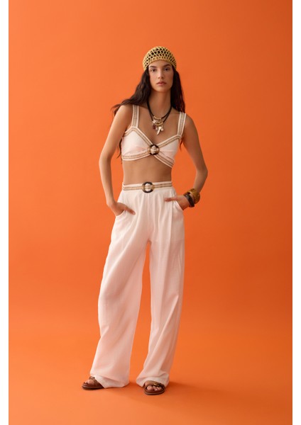 Toka Aksesuarlı Beli Nakışlı Bol Paça Pantolon Ekru