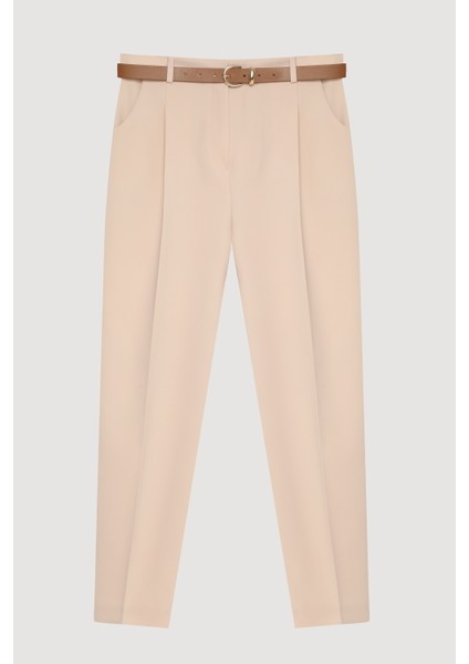 Kemer Aksesuarlı Pensli Pantolon Bej fiyatları