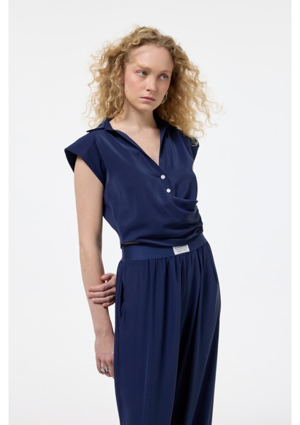 Kruvaze Detaylı Düğmeli Kolsuz Bluz Lacivert