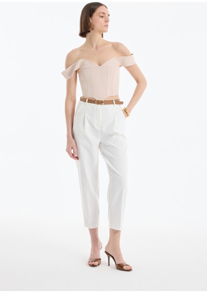 Kemer Aksesuarlı Pensli Pantolon Ekru