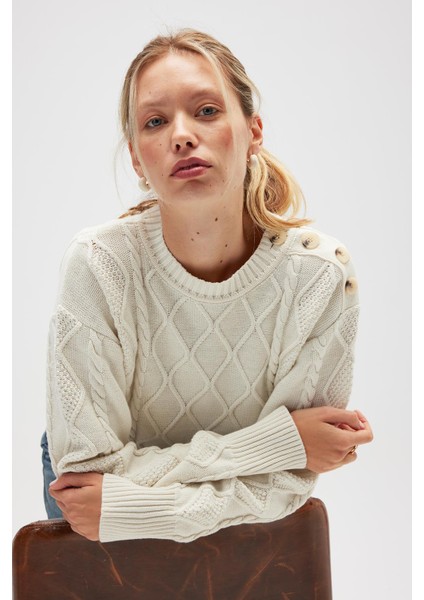 Daphne Saç Örgülü Omzu Düğmeli, Kadın Triko Kazak - Ekru
