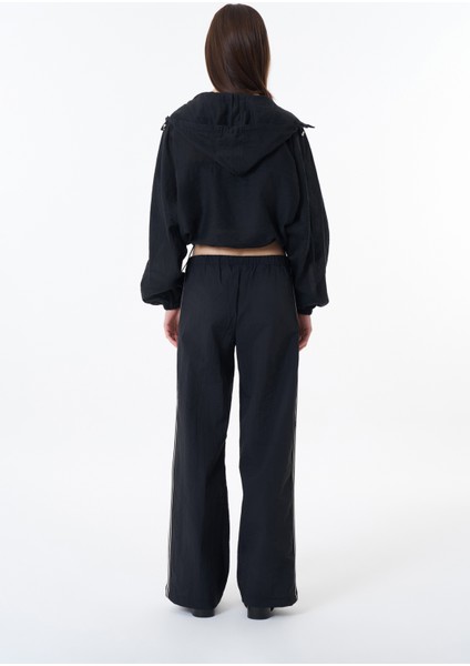 Büyük Cepli Kapüşonlu Ceket Siyah