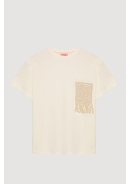 Püskül Cep Detaylı Tişört Ekru fırsatları