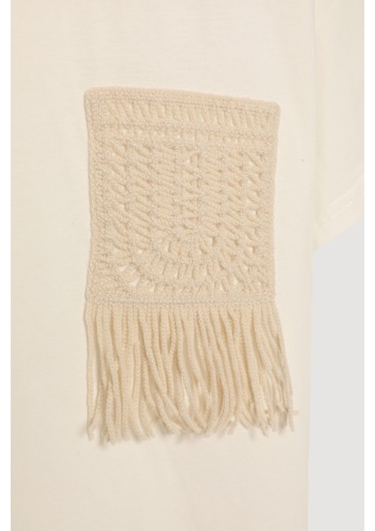 Püskül Cep Detaylı Tişört Ekru indirimleri