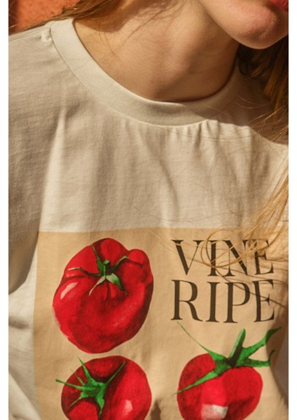 Domates Baskılı Kısa Kol Tişört Ekru