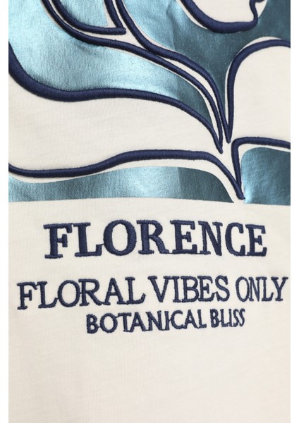 Kabartma Baskılı Yazılı Kısa Kol Tişört Ekru