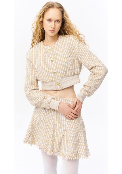 Gold Düğmeli Kırçıl Kısa Ceket Bej