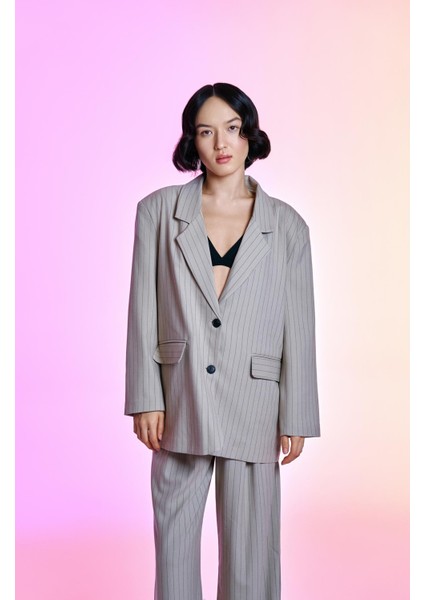 İnce Çizgili Düğmeli Oversize Blazer Ceket Bej
