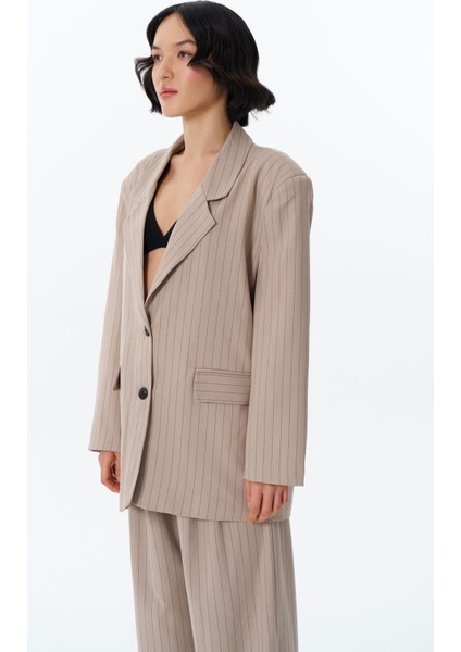 İnce Çizgili Düğmeli Oversize Blazer Ceket Bej