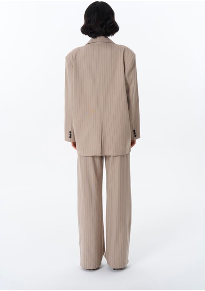 İnce Çizgili Düğmeli Oversize Blazer Ceket Bej