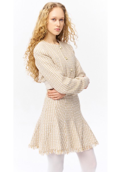 Gold Düğmeli Kırçıl Kısa Ceket Bej