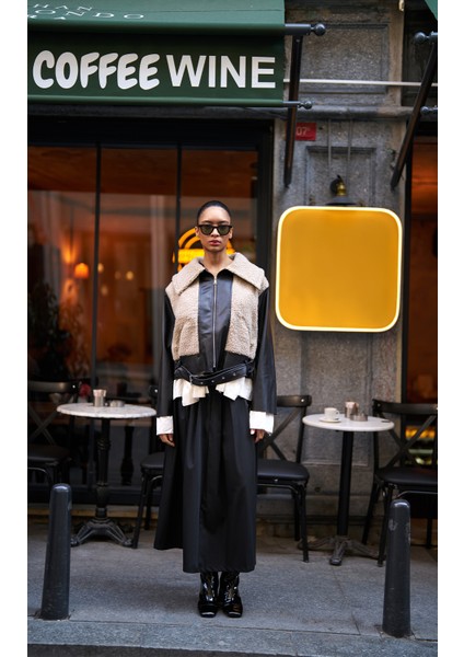 Pile Detaylı Midi Etek Siyah