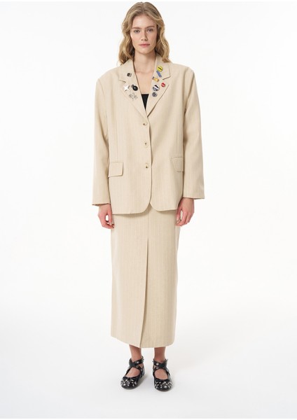 Rozet Aksesuarlı Çizgili Blazer Ceket Bej