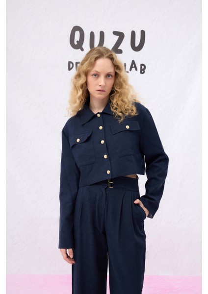 Büyük Cepli Düğmeli Kısa Ceket Lacivert