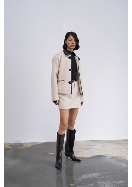 Deri Kemerli Peluş Mini Etek Bej