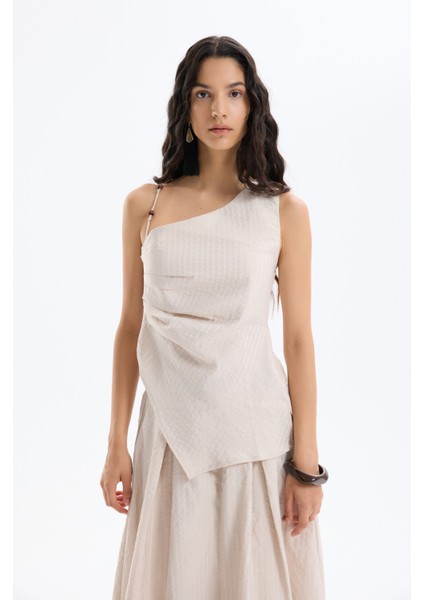 Boncuk Aksesuarlı Tek Omuz Bluz Bej