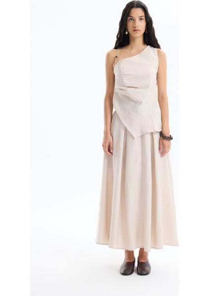 Boncuk Aksesuarlı Tek Omuz Bluz Bej