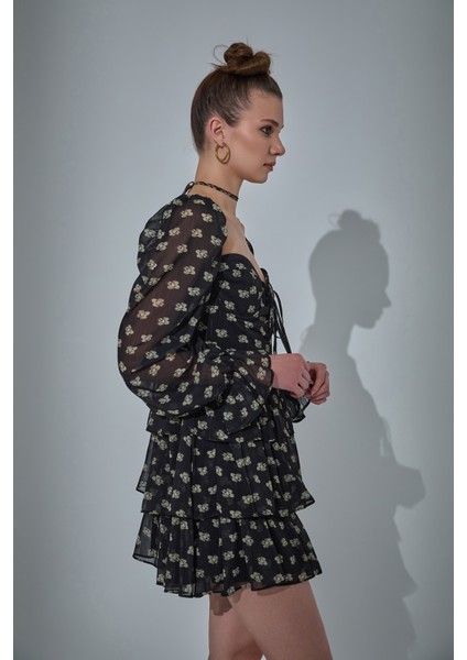 Kalp Yaka Desenli Tül Mini Elbise Siyah