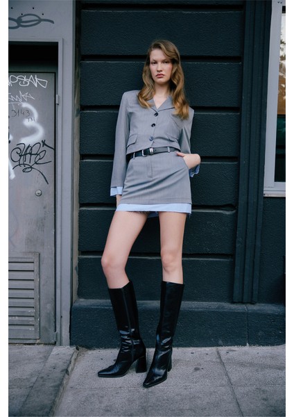 Kemer Aksesuarlı Kumaş Garnili Mini Etek Gri