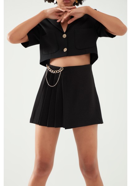 Aksesuar Detaylı Şort Etek Siyah