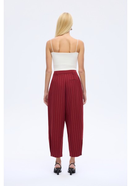 Çizgi Detaylı Pileli Pantolon Bordo