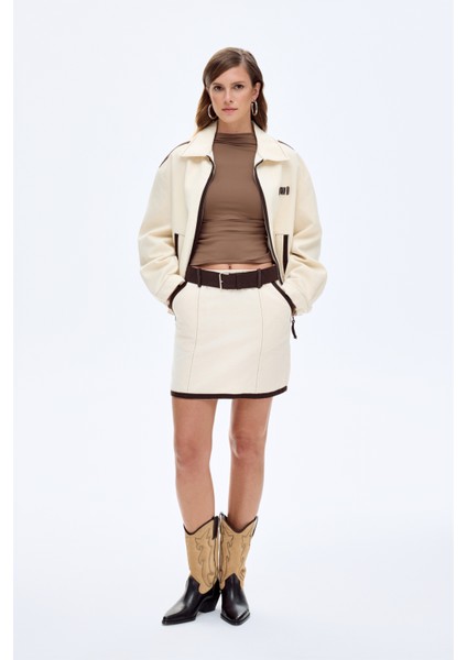 Kontrast Dikiş Detaylı Kemerli Mini Etek Bej fiyatları