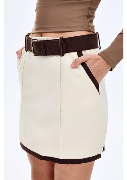 Kontrast Dikiş Detaylı Kemerli Mini Etek Bej indirimleri
