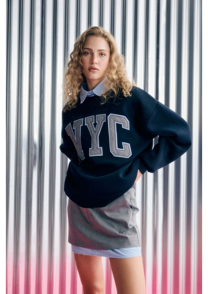 Gömlek Yakalı Nakış Detaylı Oversize Sweatshirt Lacivert