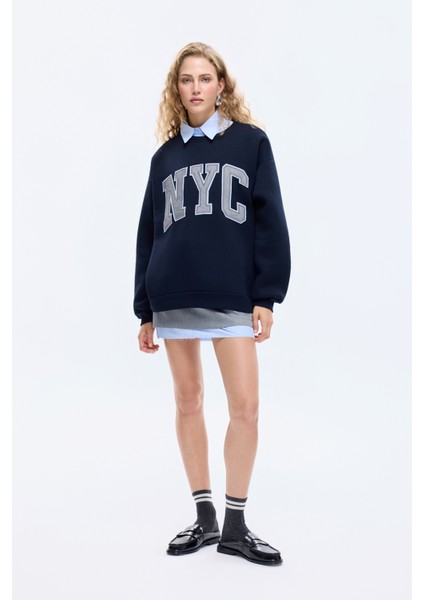 Gömlek Yakalı Nakış Detaylı Oversize Sweatshirt Lacivert