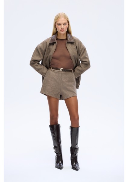 Kemerli Kaşe Mini Şort Vizon fırsatları