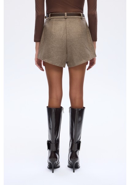 Kemerli Kaşe Mini Şort Vizon