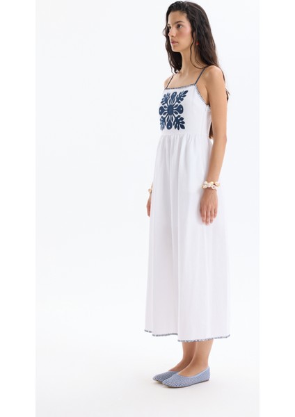 Önü Nakışlı Ince Askılı Keten Midi Boy Elbise Beyaz