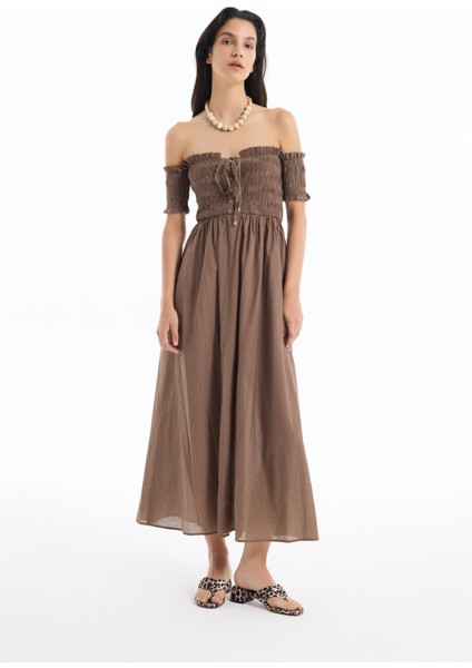 Kuş Gözü Bağlamalı Düşük Omuz Elbise Kahverengi