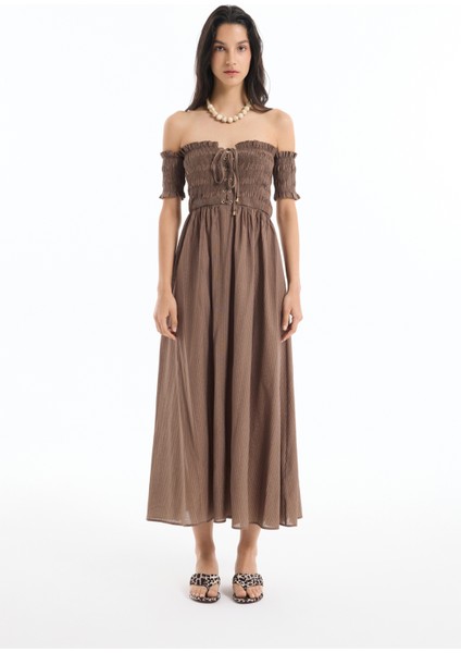 Kuş Gözü Bağlamalı Düşük Omuz Elbise Kahverengi