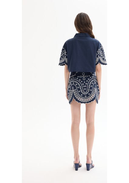 Mini Çiçek Işlemeli Kolları Nakışlı Gömlek Lacivert