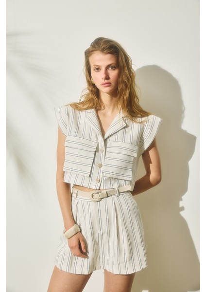 Büyük Cepli Çizgili Kolsuz Keten Gömlek Naturel