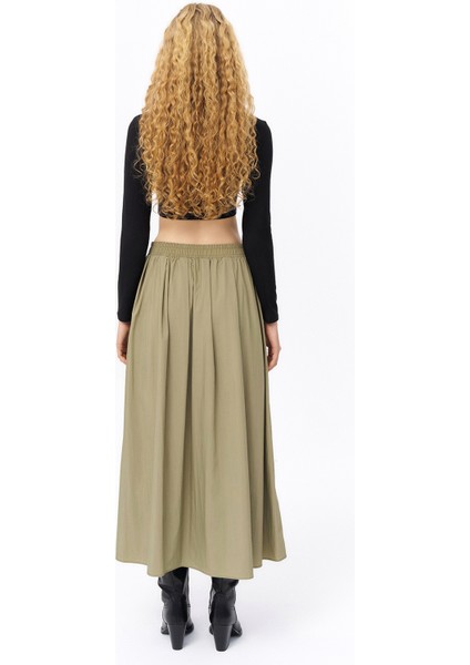 Pile Detaylı Teknik Kumaş Midi Etek Açık Haki