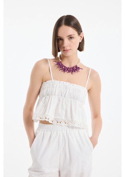 Şerit Dantelli Askılı Volanlı Bluz Ekru