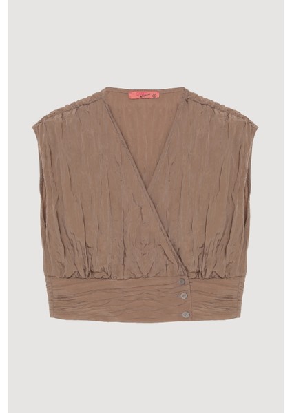 Kırışık Görünümlü Kolsuz Düğmeli Bluz Açık Kahverengi