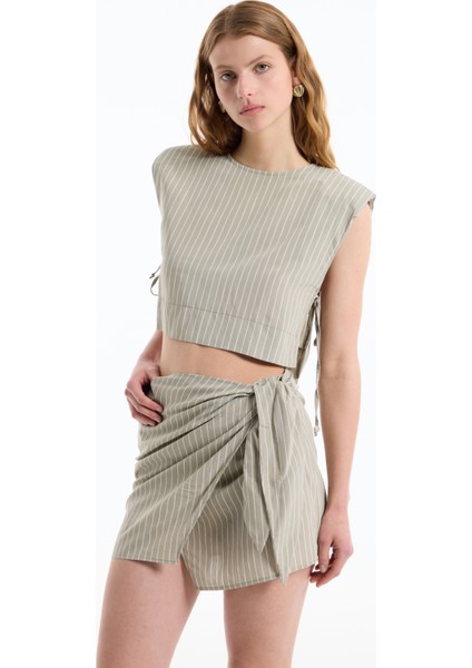 Yanları Bağlamalı Çizgili Vatkalı Bluz Haki