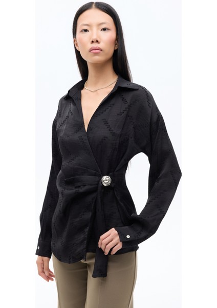 Toka Aksesuarlı Kruvaze Bluz Siyah fiyatları